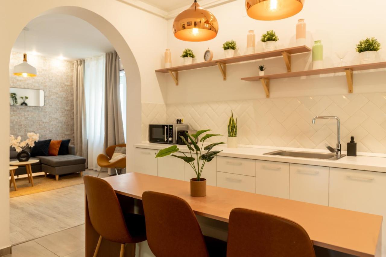 Ideal Stay: Spacious 2br Near Calea Victoriei Apartment